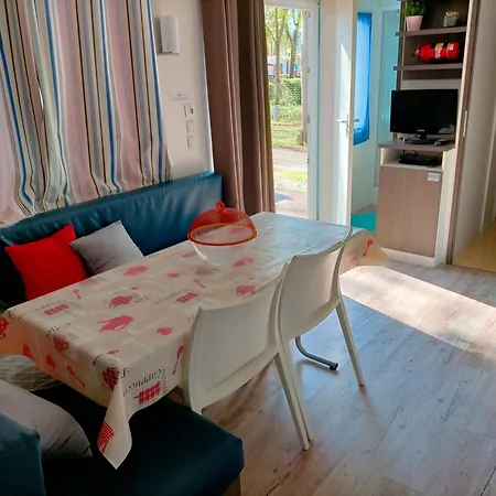 Mobil Familial 6pers Climatise مكان تخييم *