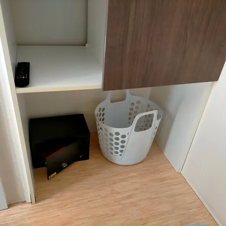 مكان تخييم Mobil Familial 6pers Climatise