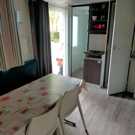 Mobil Familial 6pers Climatise *
